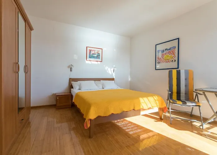 아파트먼트 비올라 아파트 *