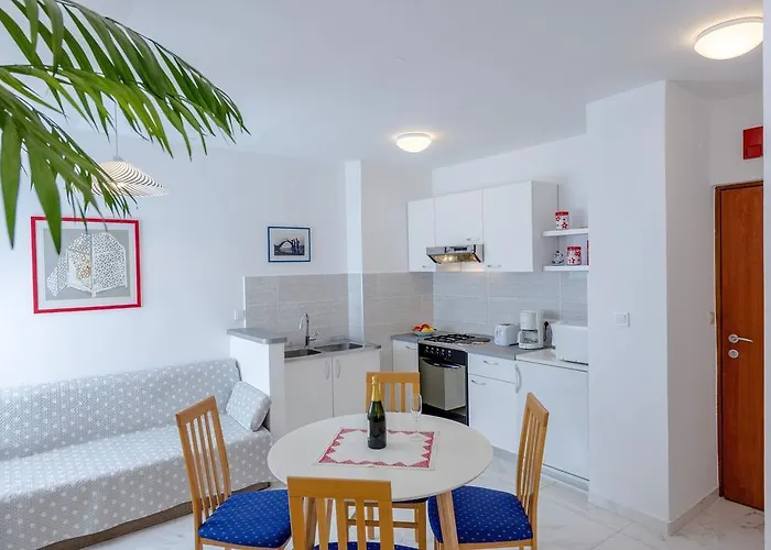 아파트먼트 비올라 *